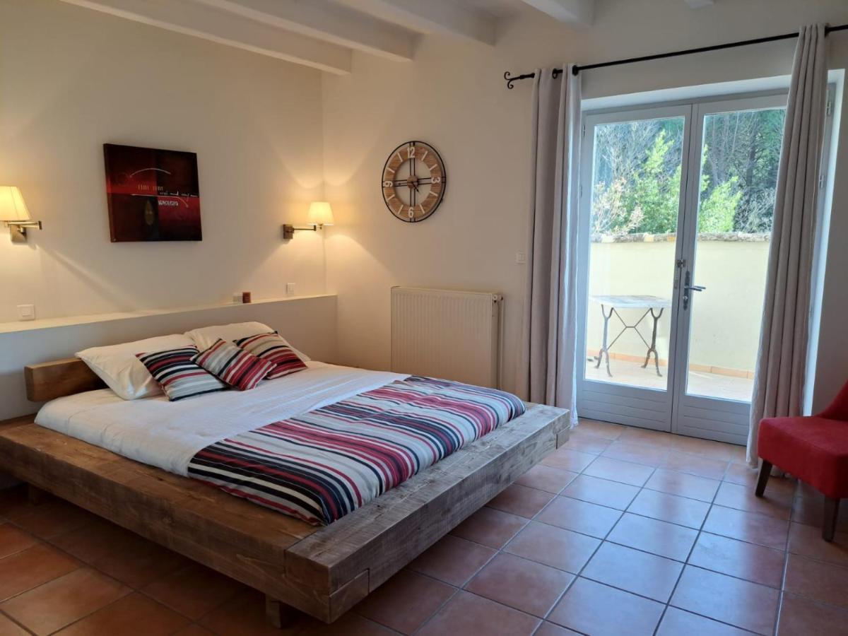 Restaurant Clos Des Sullys Hotel Montclus (Gard)