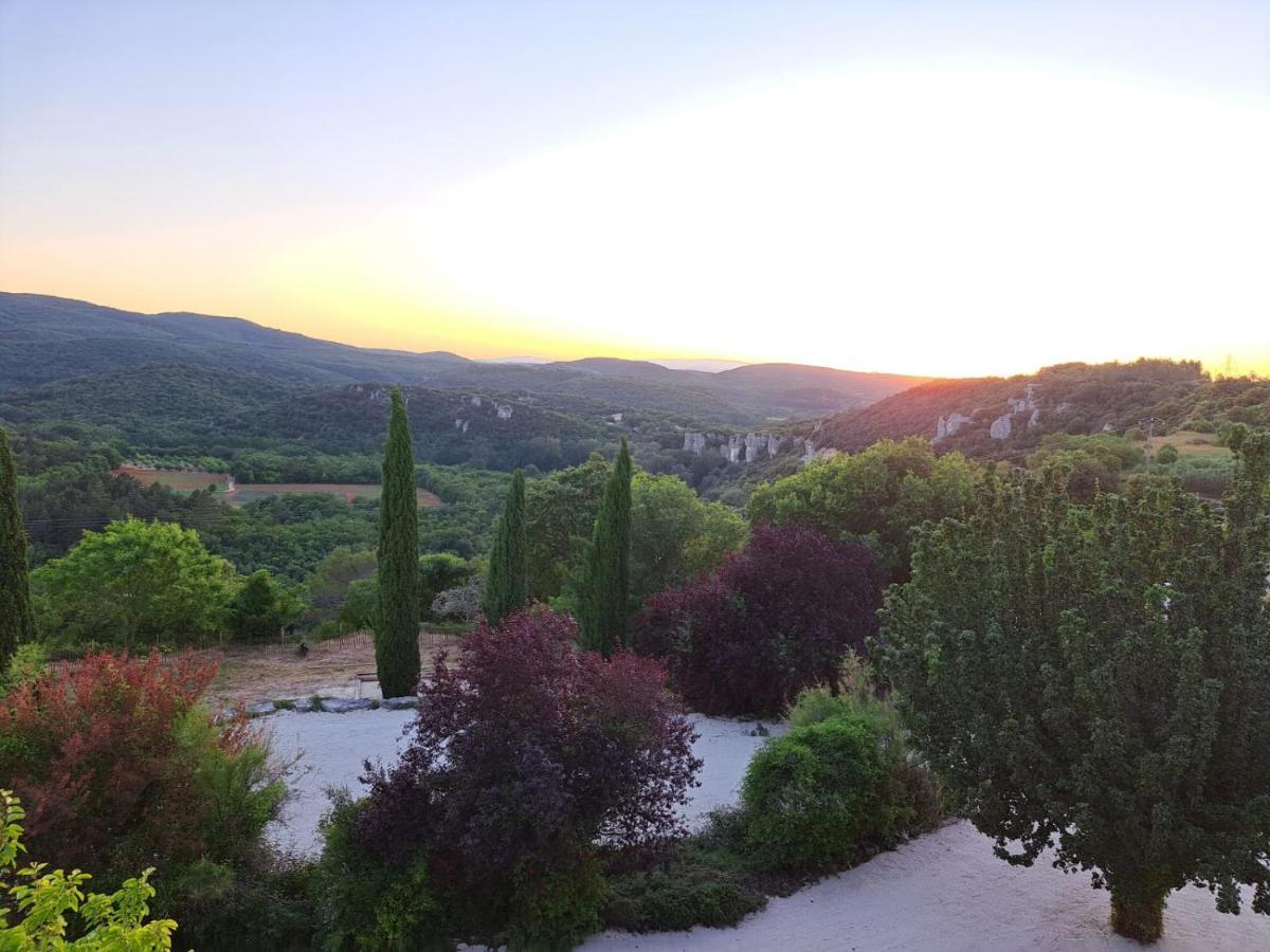 Restaurant Clos Des Sullys Hotel Montclus (Gard)