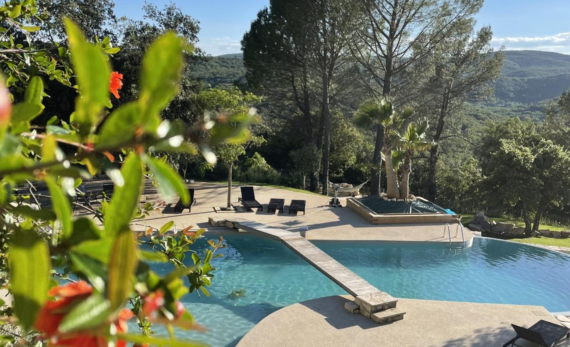 Restaurant Clos Des Sullys Hotel Montclus (Gard)
